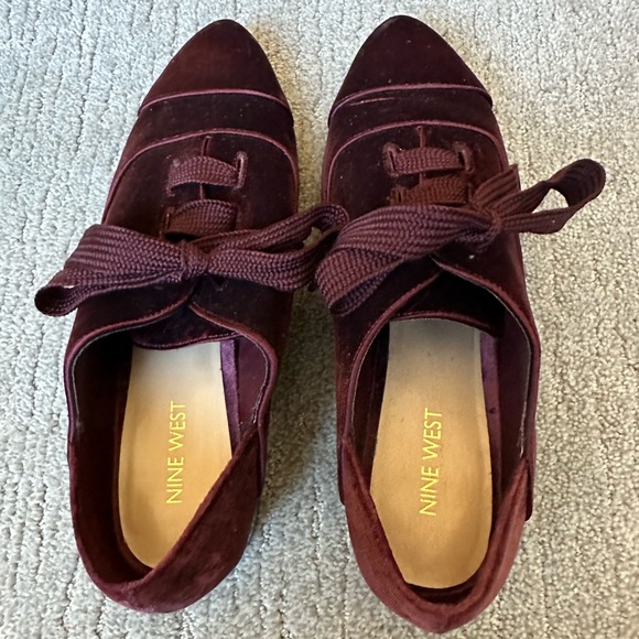 Nine West Burgundy Velvet Oxfords Size 9.5 - Picture 3 of 13